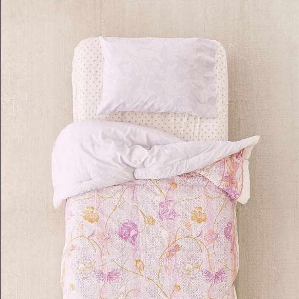 Urban Outfitters Twin Comforter Set